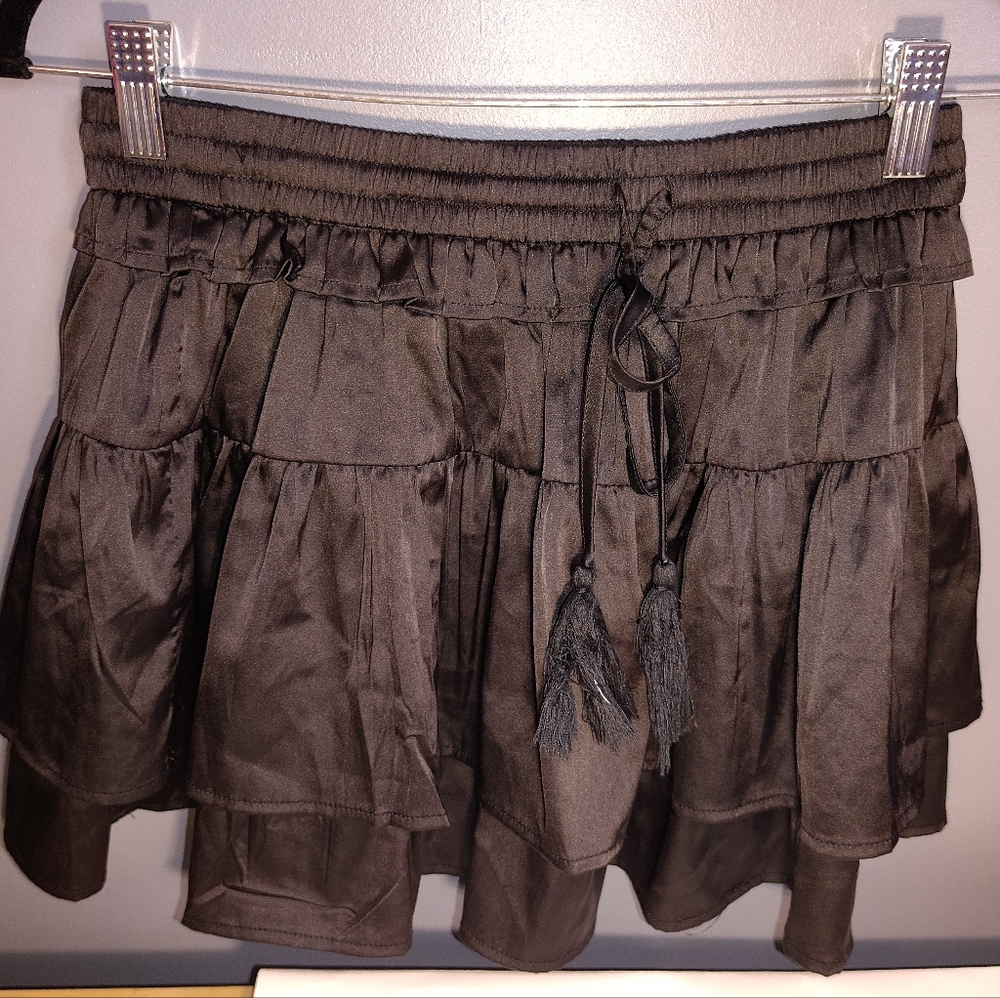 Women's Medium 2 Cumberland Black Tiered Mini Skirt with‎ Tassel Drawstring